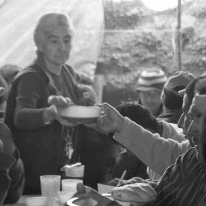 Serving migrants in KBI’s comedor (dining hall).